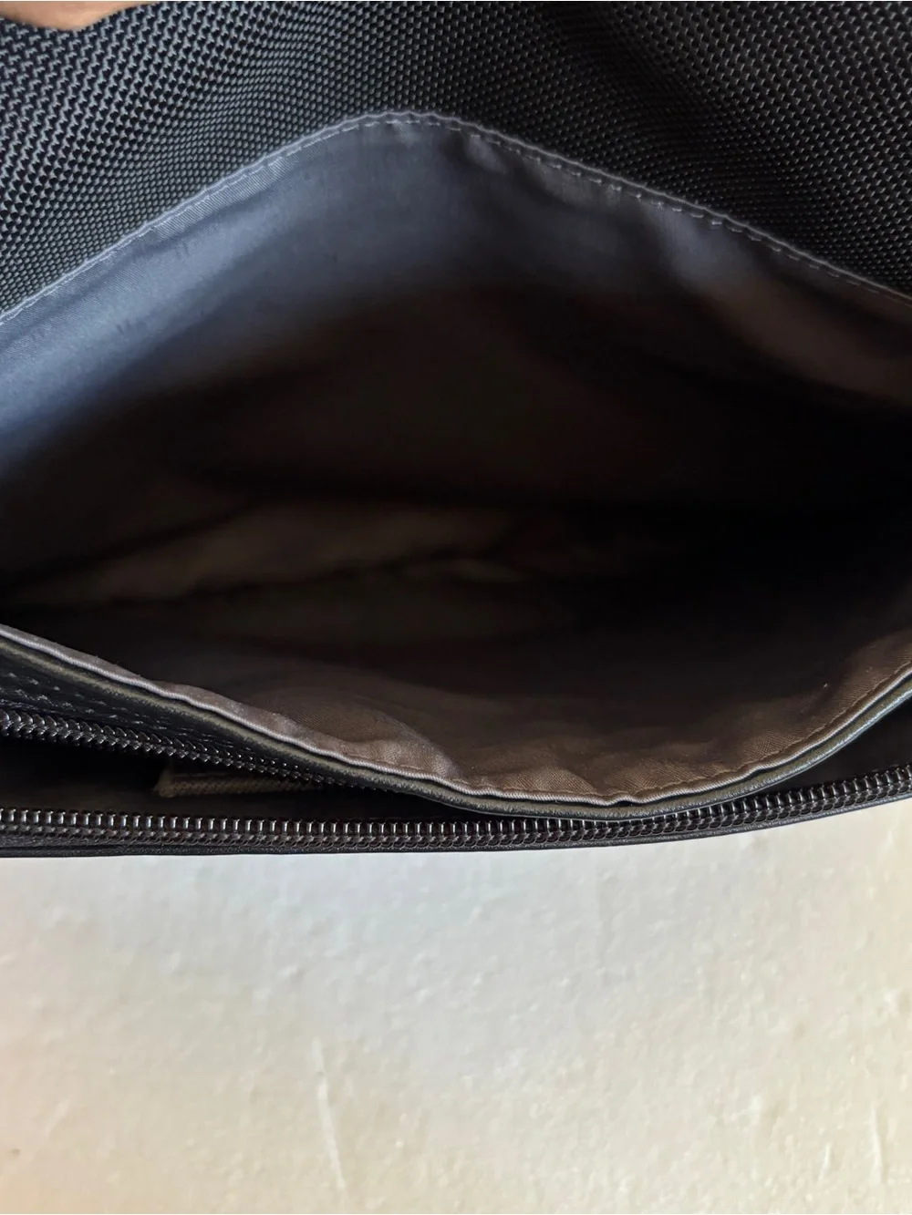 TUMI Alpha Small Black Flap Crossbody Leather  Bag 092105D4 11